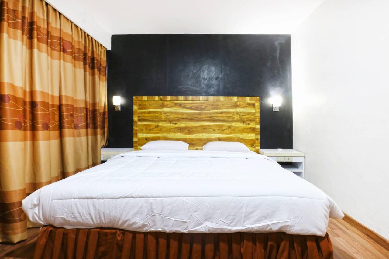 Lee Garden Hotel Медан Экстерьер фото